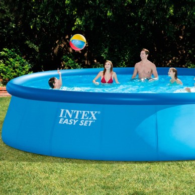 Piscina desmontável Intex com anel superior insuflável. Da linha Easy Set, inclui filtro de cartucho 5.678 l/h, escada de 122 cm 2