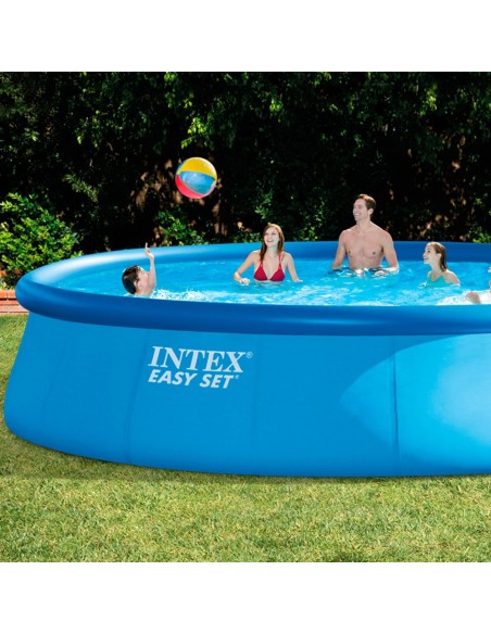 Piscina desmontável Intex com anel superior insuflável. Da linha Easy Set, inclui filtro de cartucho 5.678 l/h, escada de 122 cm