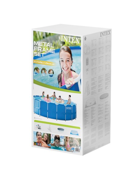 Piscina desmontável tubular Intex. Com forma redonda e da linha Metal Frame, tem capacidade para 24.311 litro de água. Inclui bo