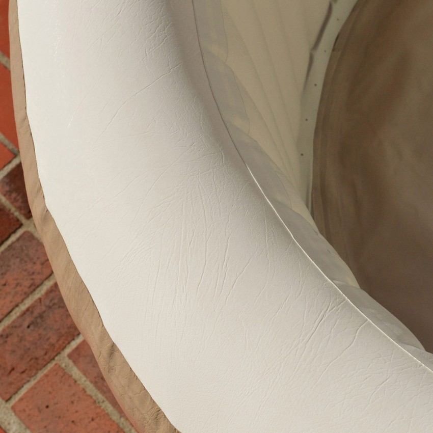 Spa hinchable Intex fabricado con tecnología FiberTech y PVC. Sistema de burbujas producidas por 140 salidas de aire a presión.