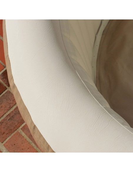 Spa hinchable Intex fabricado con tecnología FiberTech y PVC. Sistema de burbujas producidas por 140 salidas de aire a presión.