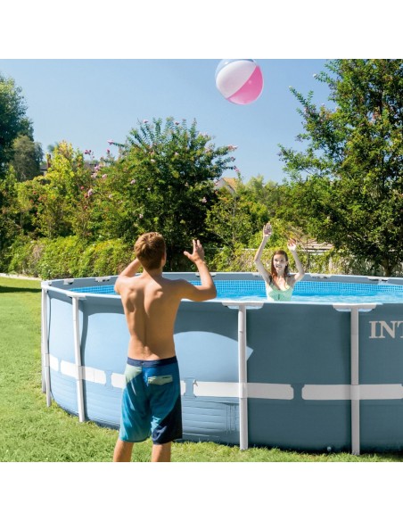 Piscina desmontável tubular Intex da linha Prisma Frame. Piscina circular de cor azul e estrutura metálica com capacidade para 1
