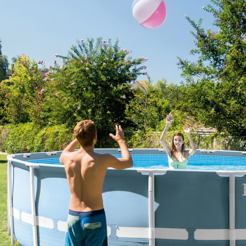 Piscina desmontable tubular Intex de la línea Prisma Frame. Piscina circular de color azul y estructura metálica con capacidad p