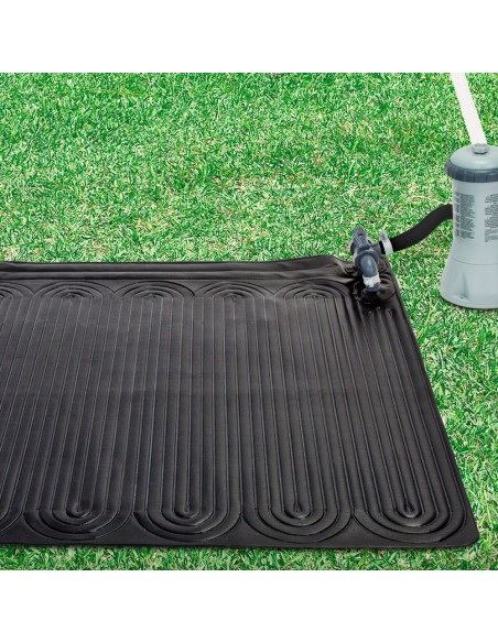 Tapete solar Intex para piscinas insufláveis e desmontáveis. Aumenta a temperatura da água entre 3 e 5 graus. Para bombas de fil