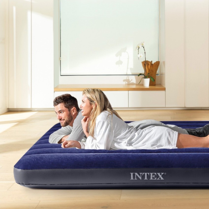 Colchão insuflável com bomba de ar | INTEX