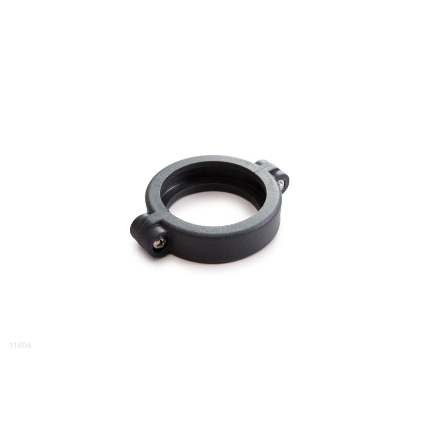 Braçadeira de metal utilizada na mangueira que leva água desde o compartimento de cartucho ao clorador salino nos combos de bomb