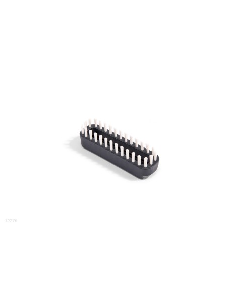 Cepillo pequeño para la limpieza de lonas que se acopla en la boquilla de aspiración del aspirador recargable de la marca Intex.